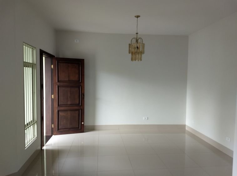 EM BREVE! CASA ALTO PADRÃO NO CENTRO