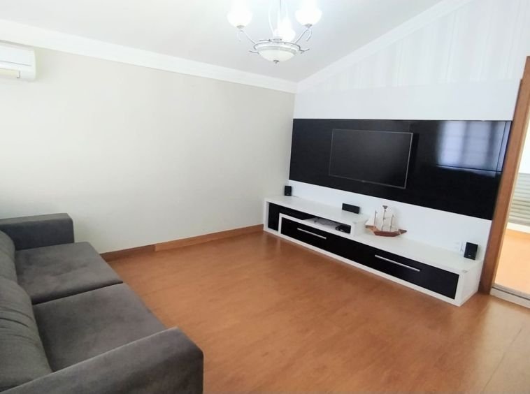 CASA ALTO PADRÃO NO JARDIM ARAUCÁRIA!