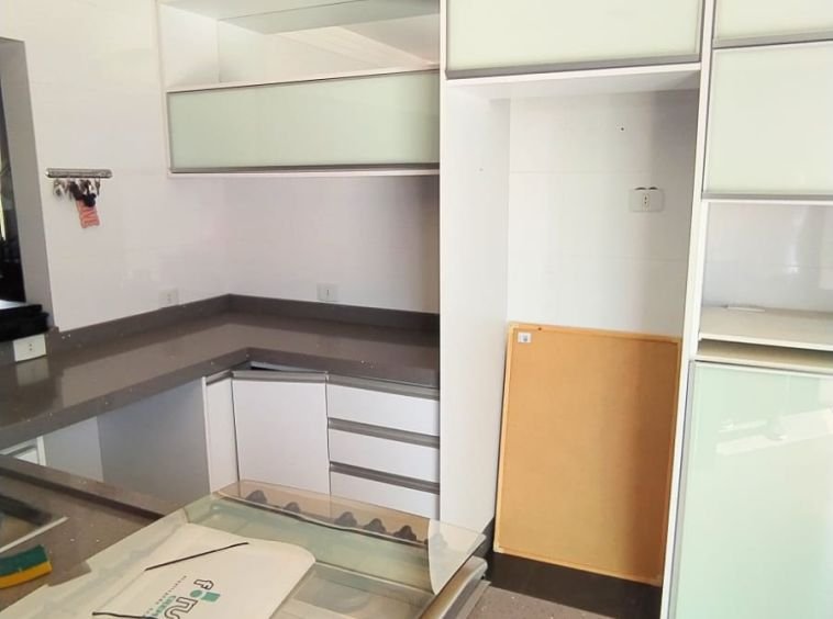 CASA ALTO PADRÃO NO JARDIM ARAUCÁRIA!