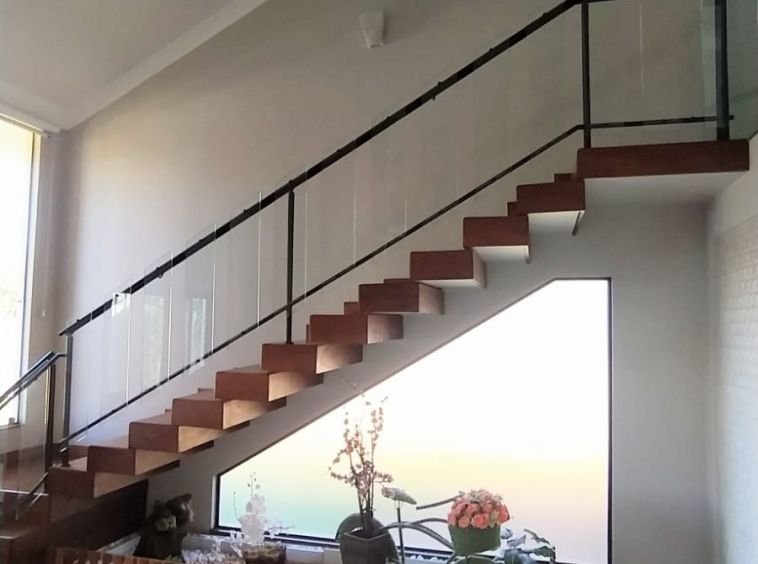 CASA ALTO PADRÃO NO JARDIM ARAUCÁRIA!
