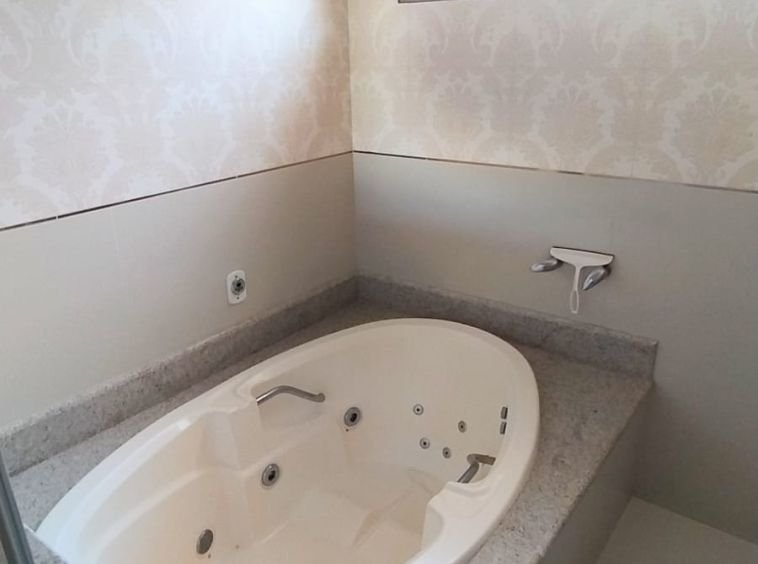 CASA ALTO PADRÃO NO JARDIM ARAUCÁRIA!