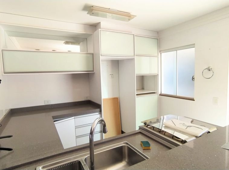 CASA ALTO PADRÃO NO JARDIM ARAUCÁRIA!