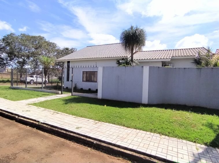 CASA ALTO PADRÃO NO JARDIM ARAUCÁRIA!