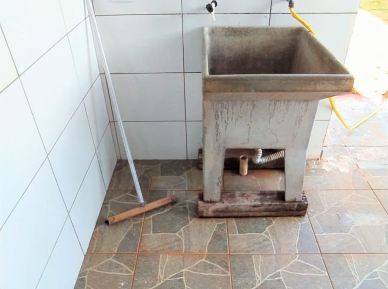 Casa com piscina no Lar Paraná!