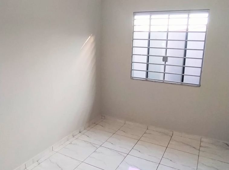 Casa com piscina no Lar Paraná!