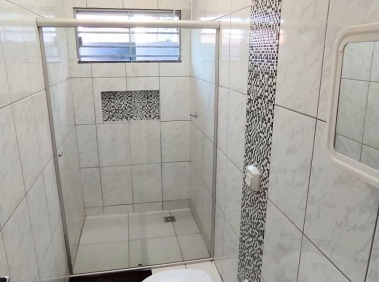 Casa com piscina no Lar Paraná!
