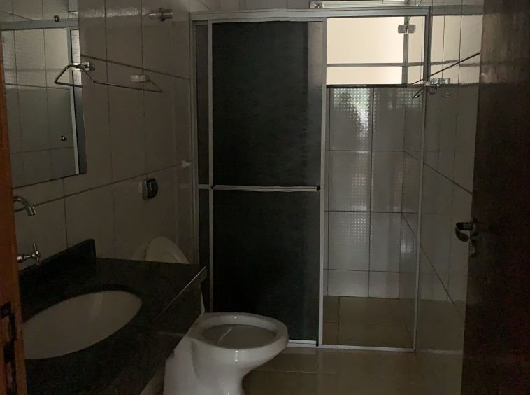 Apartamento com duas vagas e no primeiro andar no centro!