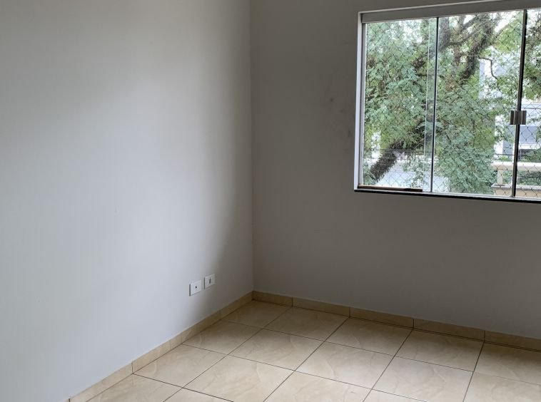 Apartamento com duas vagas e no primeiro andar no centro!