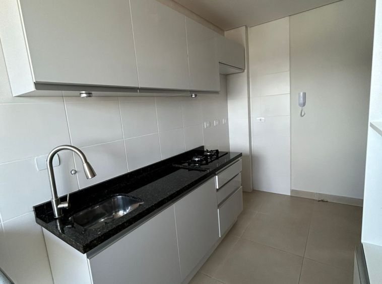 Apartamento no centro com sacada gourmet!