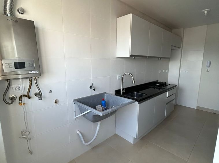 Apartamento no centro com sacada gourmet!