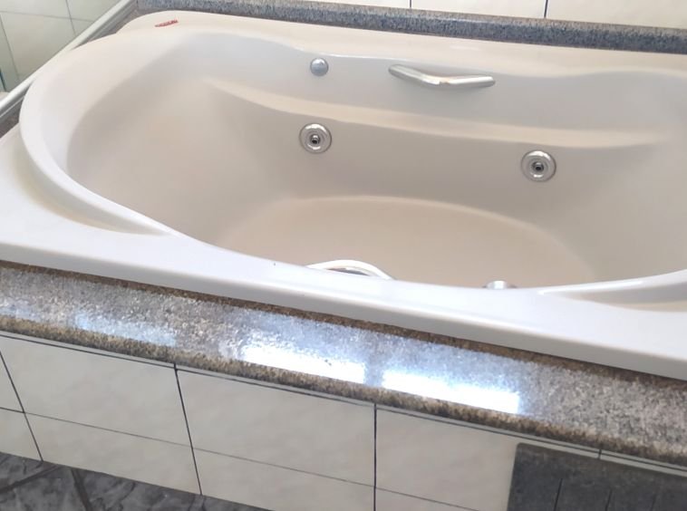 APARTAMENTO GRANDE - EDIFÍCIO MONTREAL!