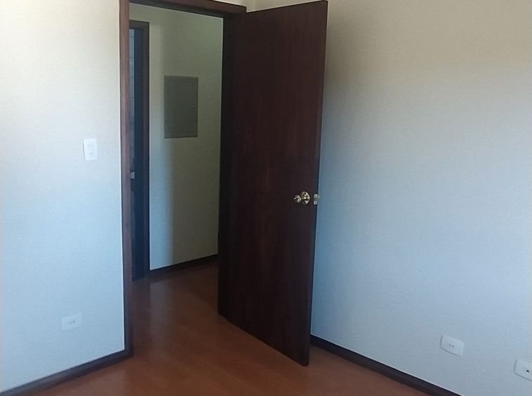 APARTAMENTO GRANDE - EDIFÍCIO MONTREAL!