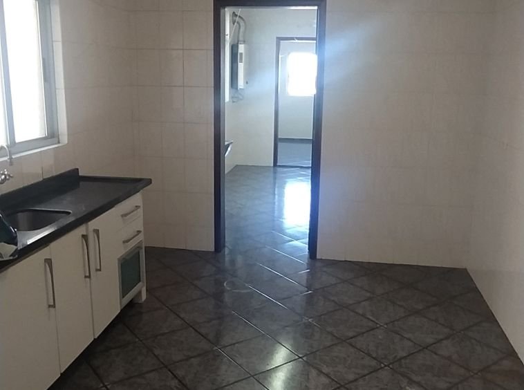 APARTAMENTO GRANDE - EDIFÍCIO MONTREAL!