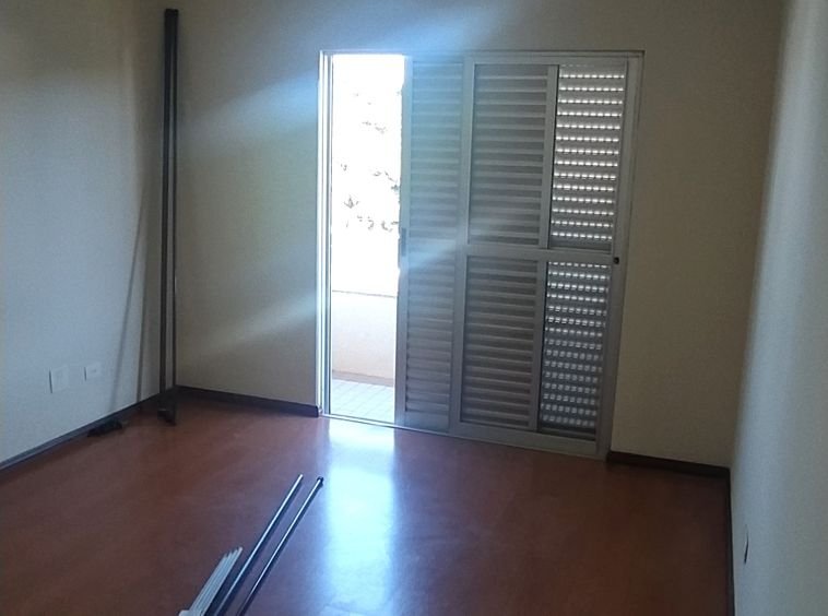 APARTAMENTO GRANDE - EDIFÍCIO MONTREAL!