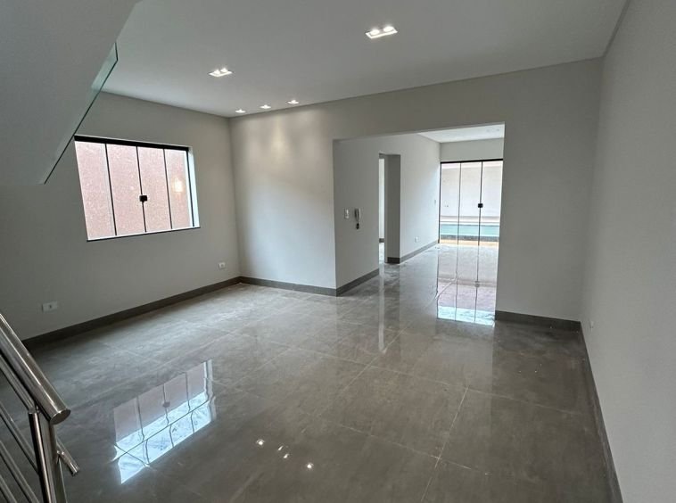 SOBRADO NOVO ALTO PADRÃO!