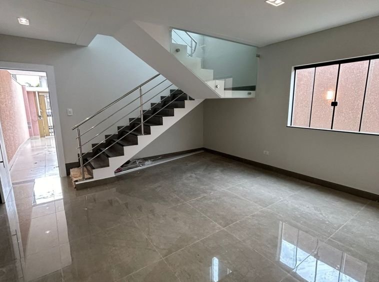 SOBRADO NOVO ALTO PADRÃO!