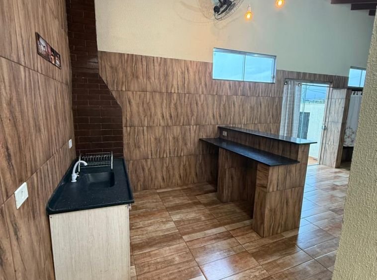 Casa com piscina no Jardim Ipanema