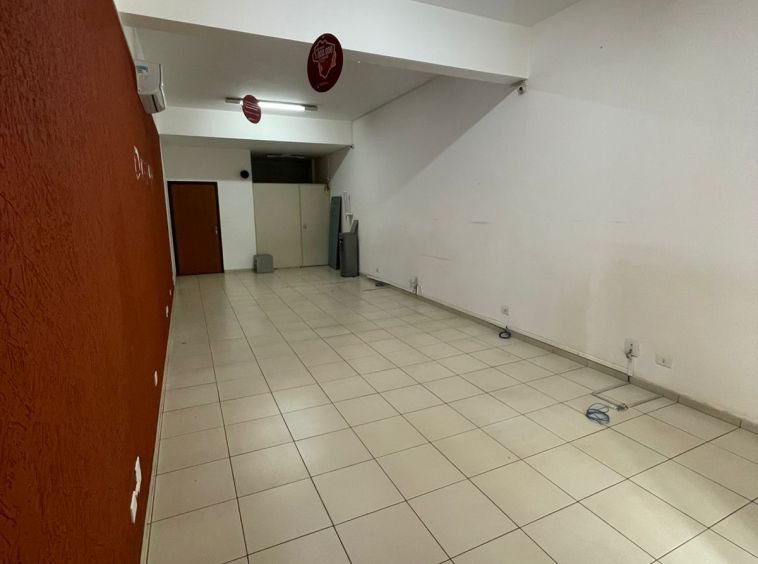Sala comercial no centro