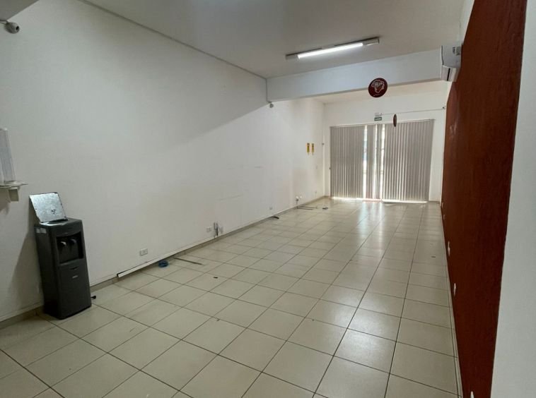 Sala comercial no centro