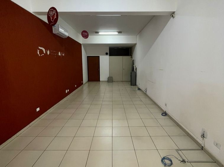 Sala comercial no centro