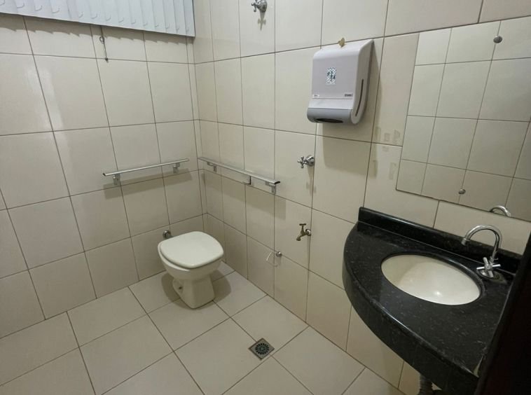 Sala comercial no centro