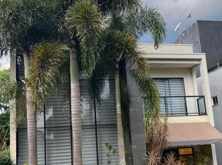 Sobrado a venda em condomínio na Usina Mourão