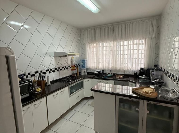 Sobrado próximo ao bosque!!
