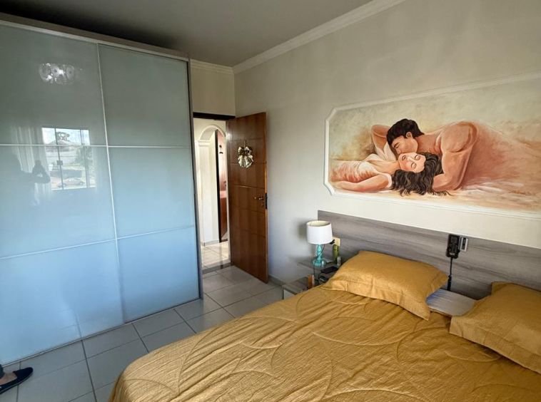 Sala comercial com apartamento para venda!!