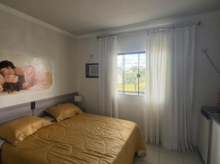Sala comercial com apartamento para venda!!