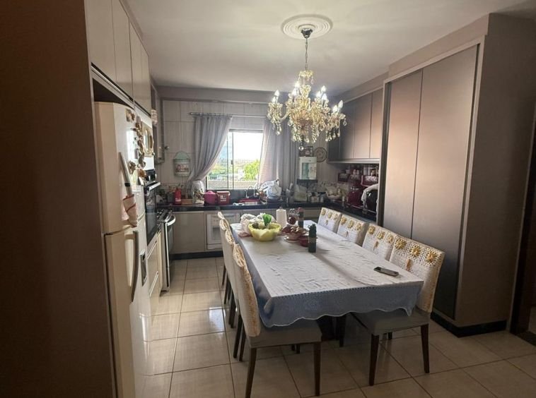 Sala comercial com apartamento para venda!!
