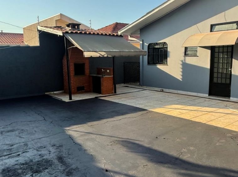 Casa próximo a APAE!