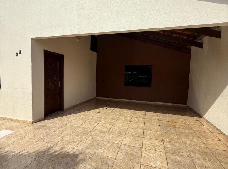 Casa grande no Jardim Paulista! Próximo a UPA