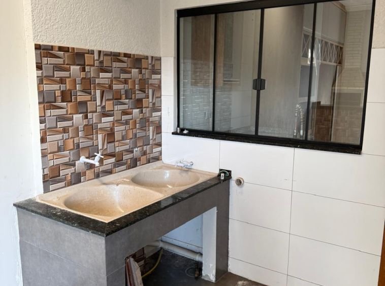 Casa de Alvenaria no Jardim Botanico!