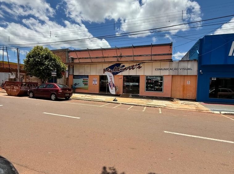 Excelente terreno com sala comercial no centro