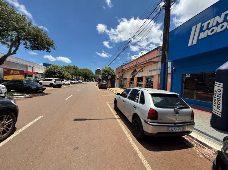 Excelente terreno com sala comercial no centro
