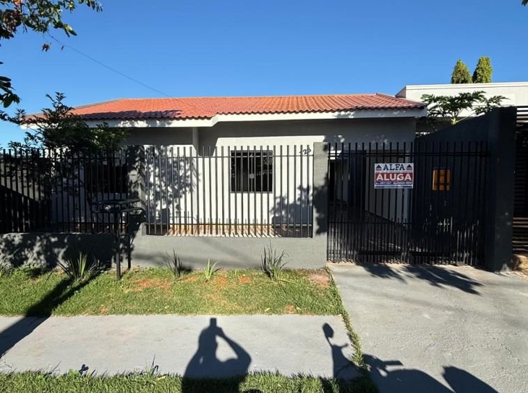 CASA NOVA NO JARDIM BATEL!