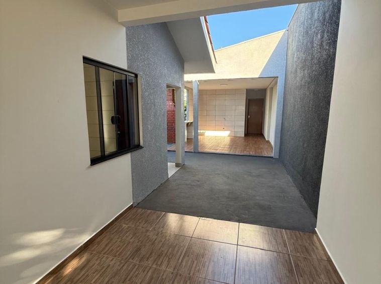 CASA NOVA NO JARDIM BATEL!