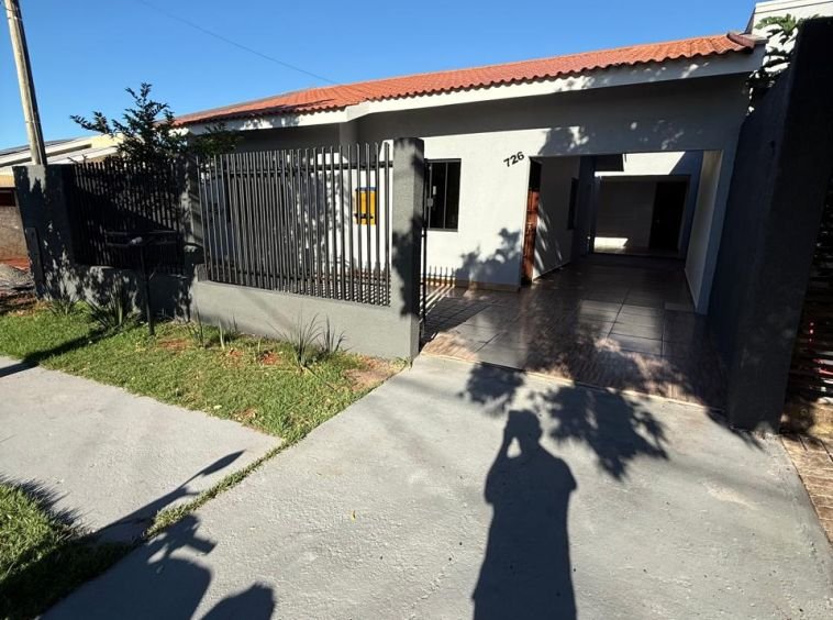 CASA NOVA NO JARDIM BATEL!