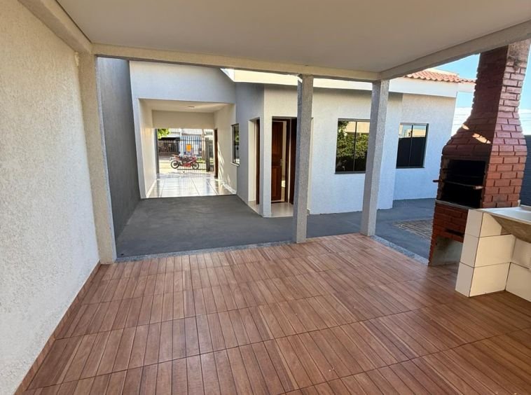 CASA NOVA NO JARDIM BATEL!