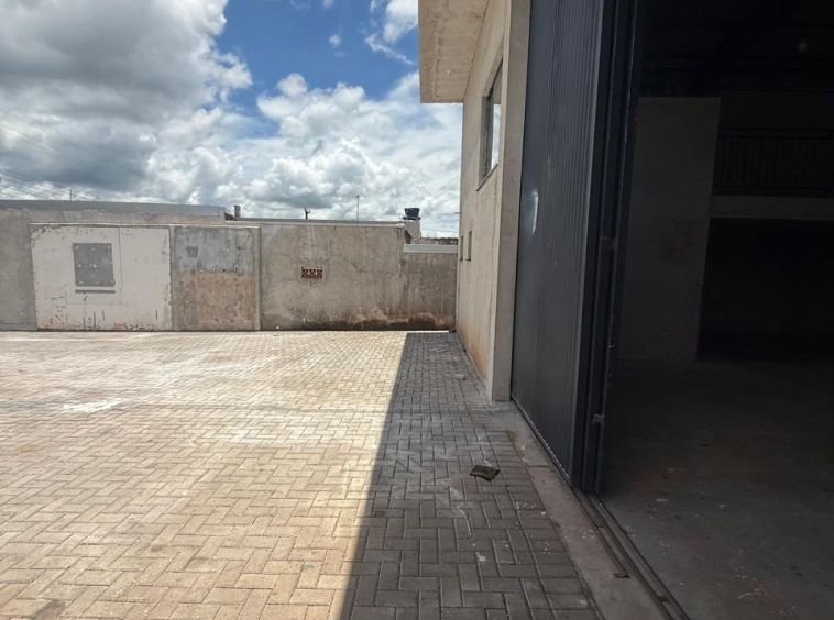 BARRACÃO PRÓXIMO A PERIMETRAL!