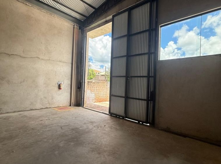 BARRACÃO PRÓXIMO A PERIMETRAL!