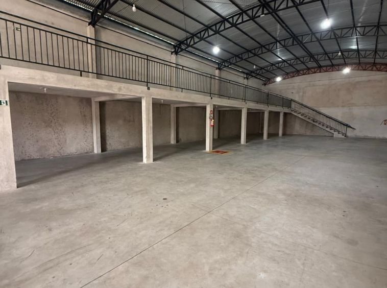 BARRACÃO PRÓXIMO A PERIMETRAL!