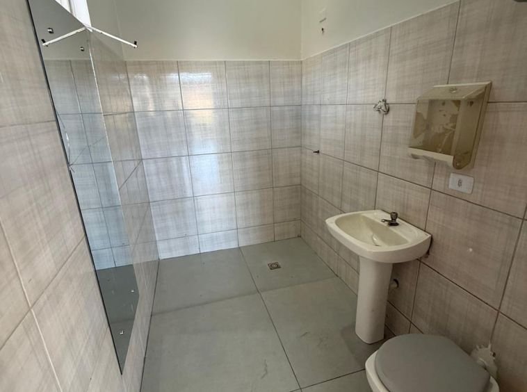 Sala comercial com apartamento para venda!!