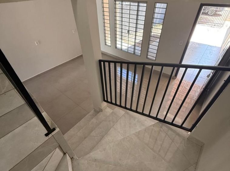 Sobrado próximo ao Parana Família