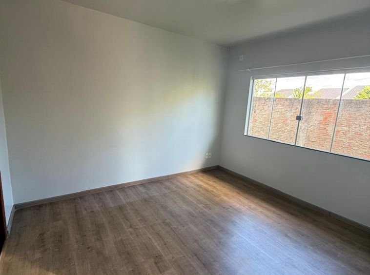 CASA NO JARDIM ARAUCÁRIA!