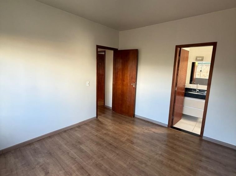 CASA NO JARDIM ARAUCÁRIA!