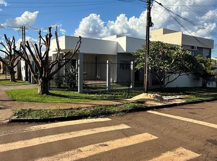 CASA NO JARDIM ARAUCÁRIA!