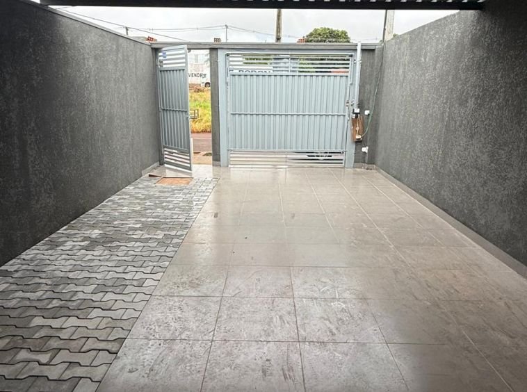 CASA NOVA A VENDA PRÓXIMO AO CAMPUS!