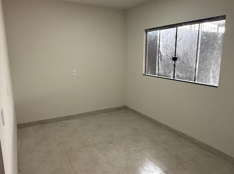 CASA NOVA A VENDA PRÓXIMO AO CAMPUS!