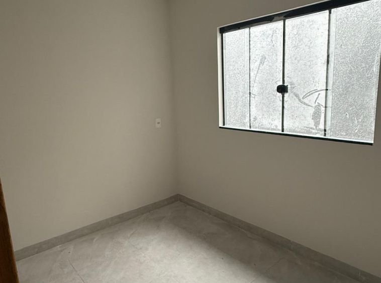 CASA NOVA A VENDA PRÓXIMO AO CAMPUS!